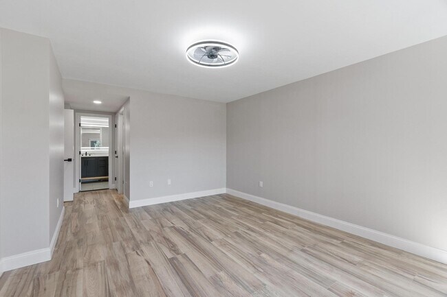 Building Photo - 487 Place Ln