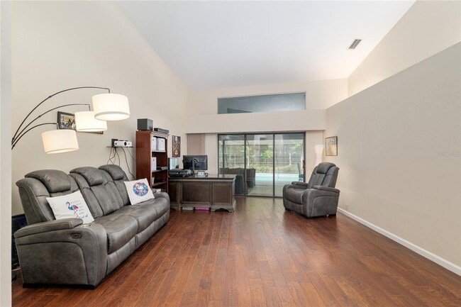 Building Photo - Beautiful Home in Landmark Woods