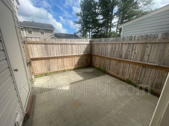 Building Photo - 3932 Almon Dr