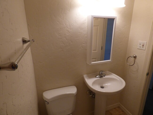 Building Photo - CHEESMAN PARK! TWO STORY CONDO! ADDITIONAL...