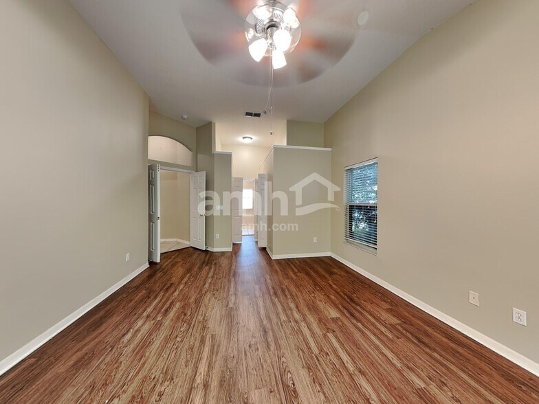 Building Photo - 883 Moonluster Dr