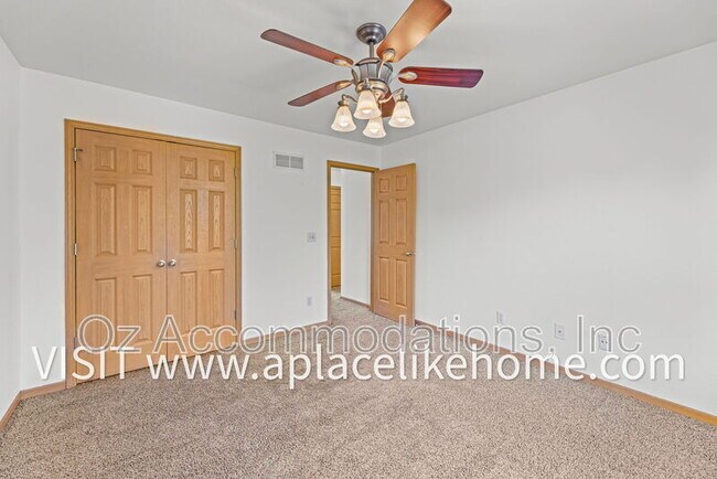 Building Photo - 8626 N Cleveland Ln