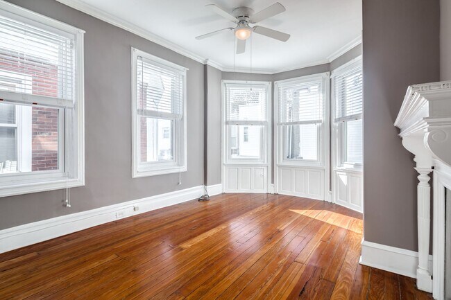 Building Photo - Three Bed Fairmount Townhome