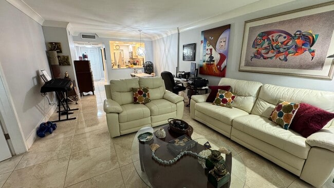 Primary Photo - 4502 N Federal Hwy