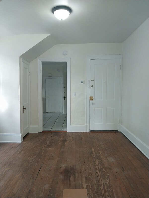 Building Photo - 3517 Clifton Ave