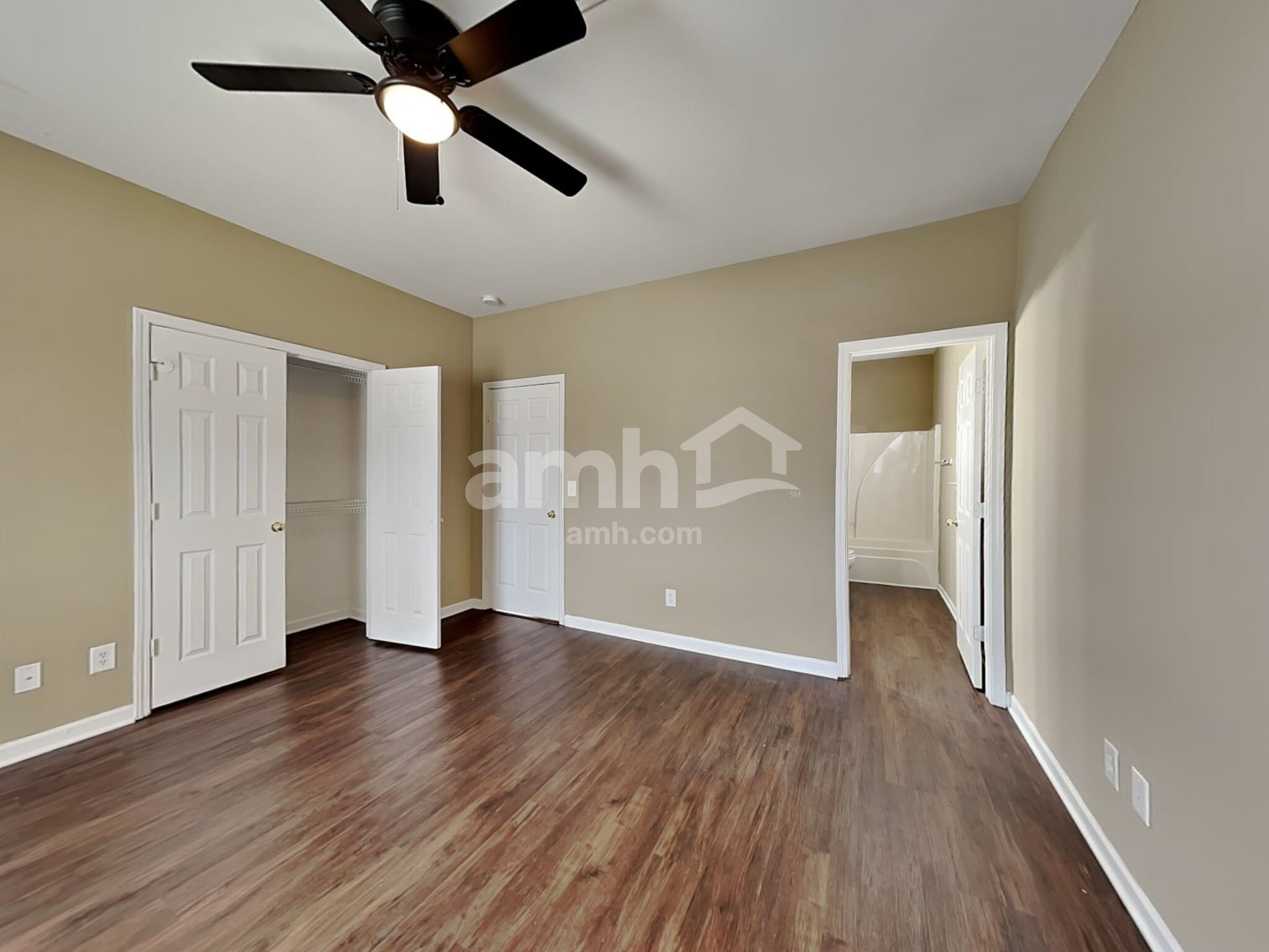 Building Photo - 423 Brownstone St