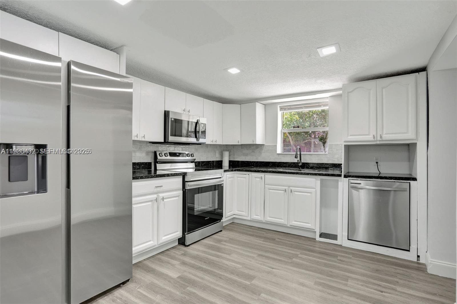 Building Photo - 2701 NW 18th Ter