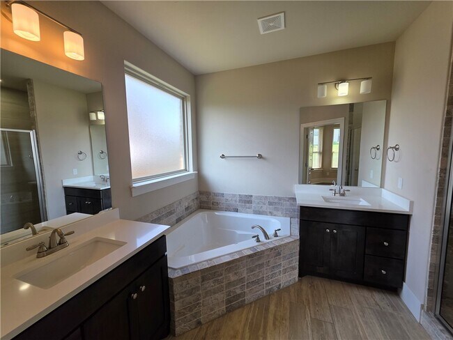 Building Photo - 616 Mill Pond Wy