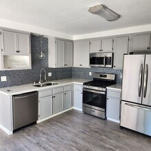 Building Photo - Tierrasanta 4 bedroom 2.5 bath townhouse w...