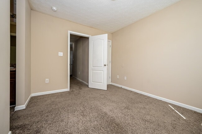 Building Photo - 1053 Wedgewood Ct NE