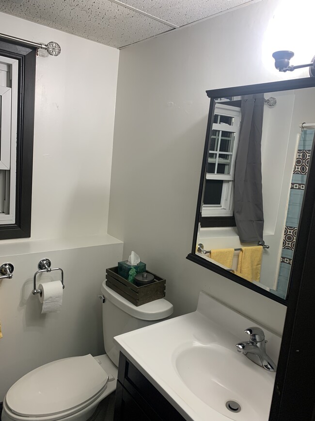 Full bathroom - 11656 54th St NE