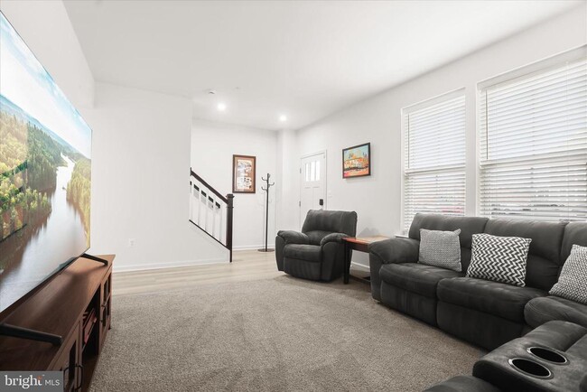 Building Photo - 1624 Aster Ln