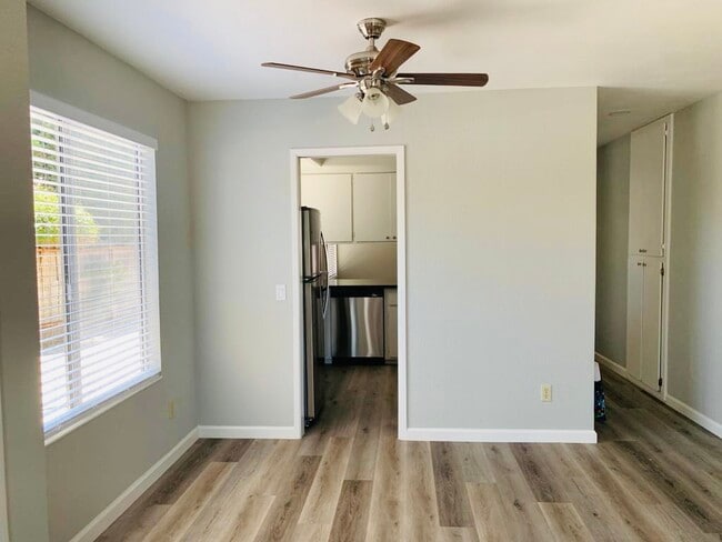 formal dining area - 6200 Quicksilver Ave