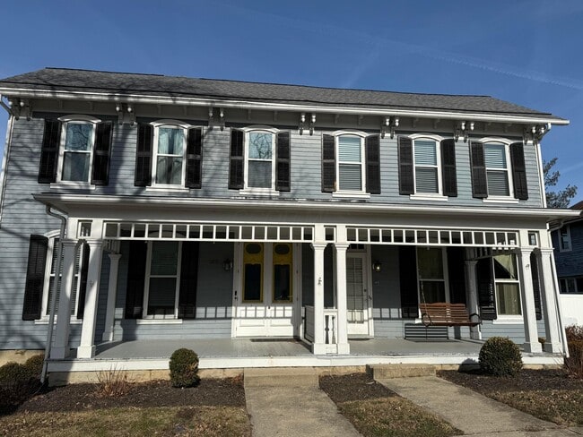 Building Photo - 160 1/2 W Mound St