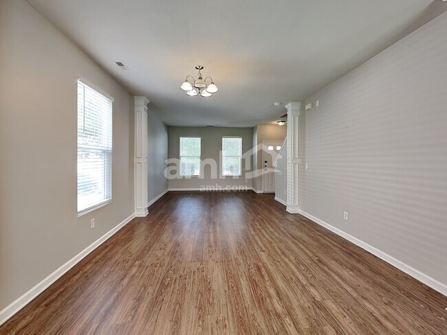 Building Photo - 4003 Saphire Ln