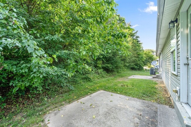 Building Photo - 508 Luxury Dr