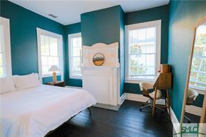 Building Photo - 310 E Henry St