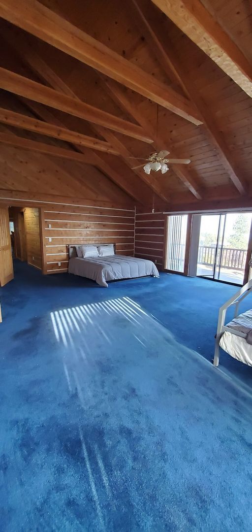 Building Photo - Log Home with close public lake access - A...