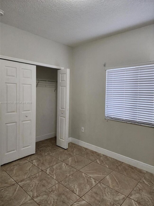 Building Photo - 1231 NE 32nd Ave