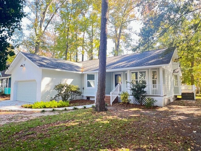 Building Photo - Pet Friendly, Remodeled Home in North Myrtle Beach! Three bedrooms, Available NOW!