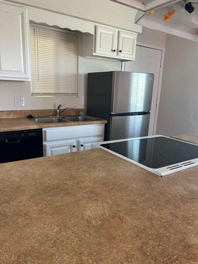 Building Photo - 914 N Belvedere Ave