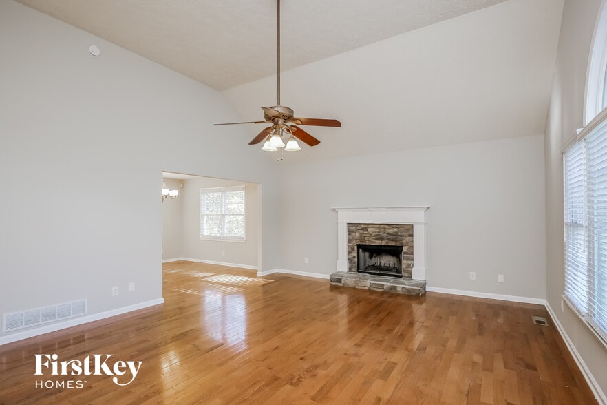 Building Photo - 210 Calusa Lake Ct