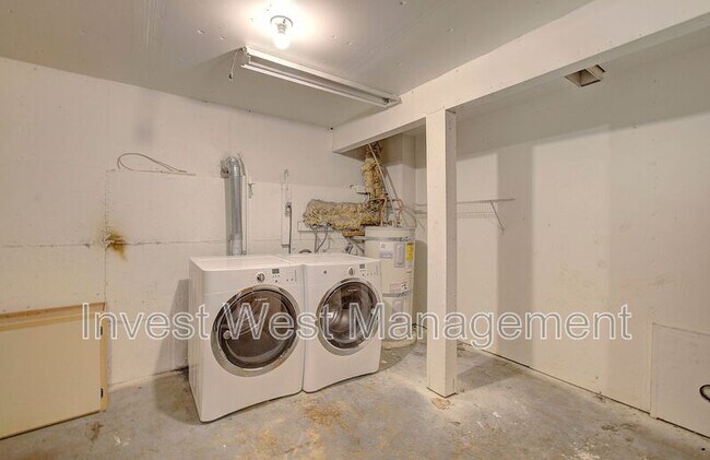 Building Photo - 13216 NE Salmon Creek Ave