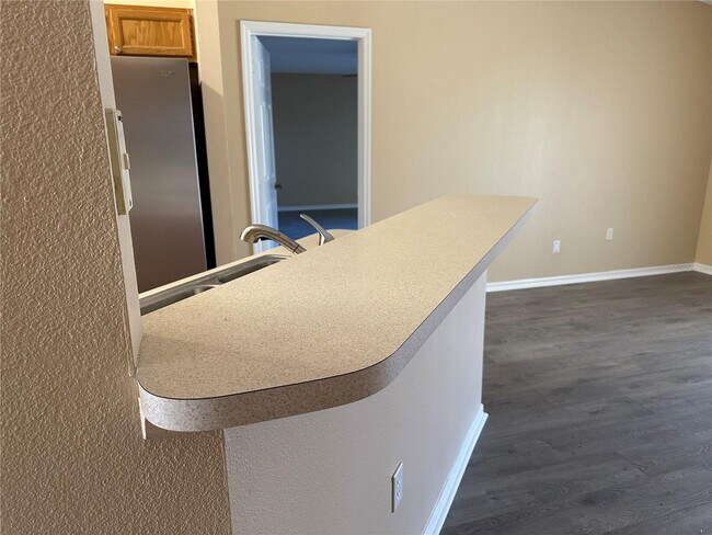 Building Photo - 536 Lakeview Dr