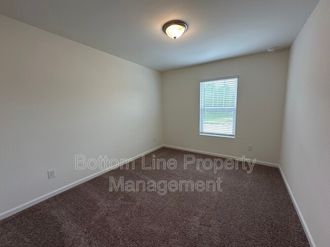 Building Photo - 5278 Maynard Hl Dr