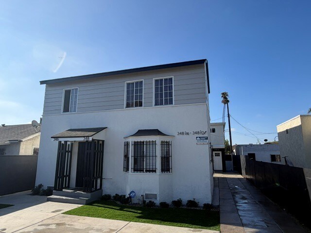 Building Photo - 1441 1/2 N Ave 47