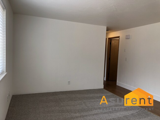 Building Photo - 427 Plum St