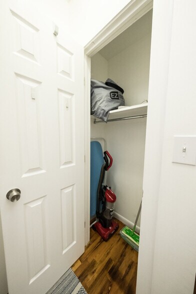 Building Photo - 317 E 75th St