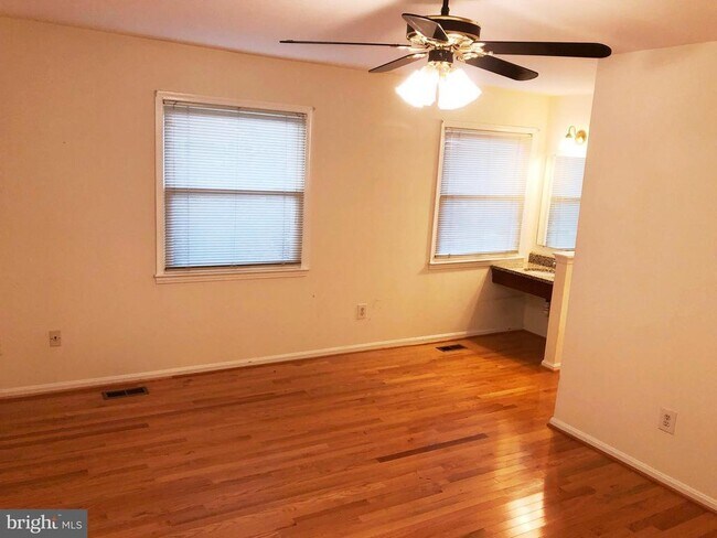 Building Photo - 7109 Captains Cove Ct