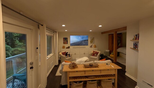 Building Photo - Breathtaking Elliott Bay Views & Sunset Serenity—Steps to Alki Beach!