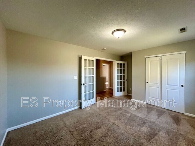 Building Photo - 5363 Shamus Dr