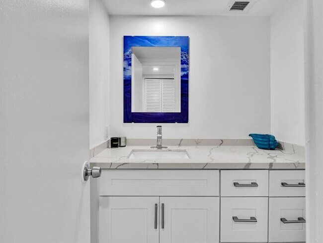 Building Photo - 5100 Dupont Blvd