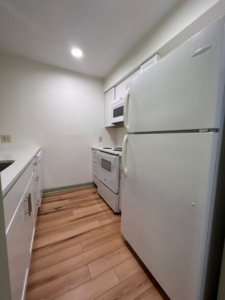 Building Photo - 3324 Tarleton W