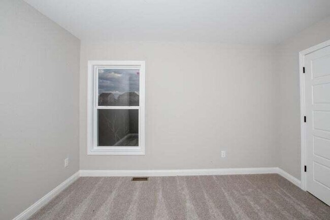 Building Photo - 932 Camden Ct