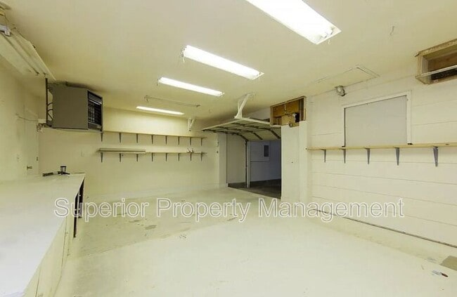 Building Photo - 7412 Willshire Blvd