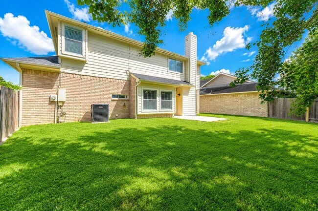 Building Photo - 4718 Sunshine Dr