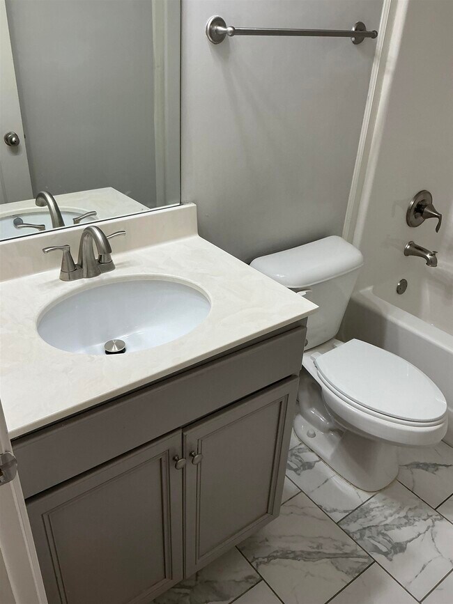 Building Photo - 4698 Shira Dr