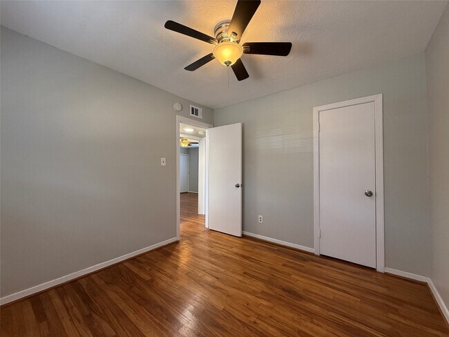 Building Photo - 1314 Heights Blvd
