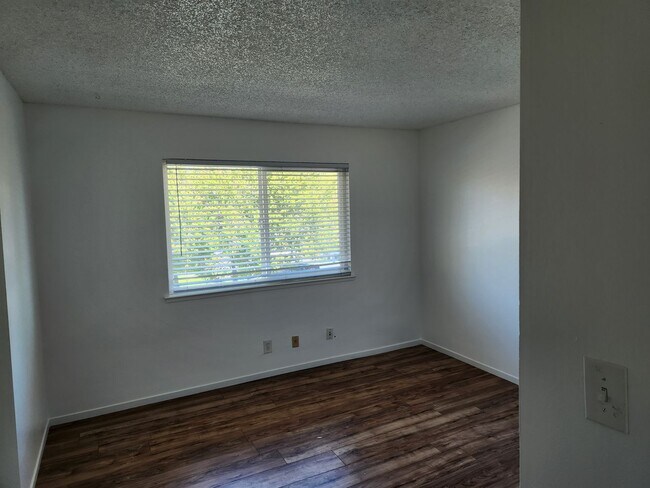 Building Photo - 225 Harding Blvd