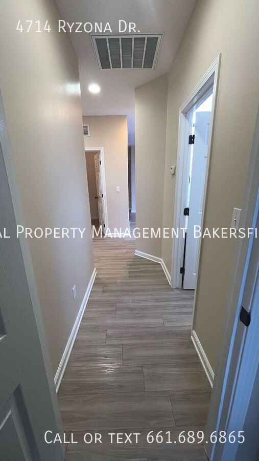 Building Photo - 4714 Ryzona Dr