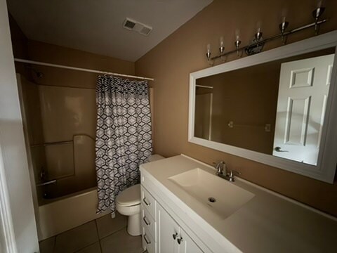 Building Photo - 1040 June Dr