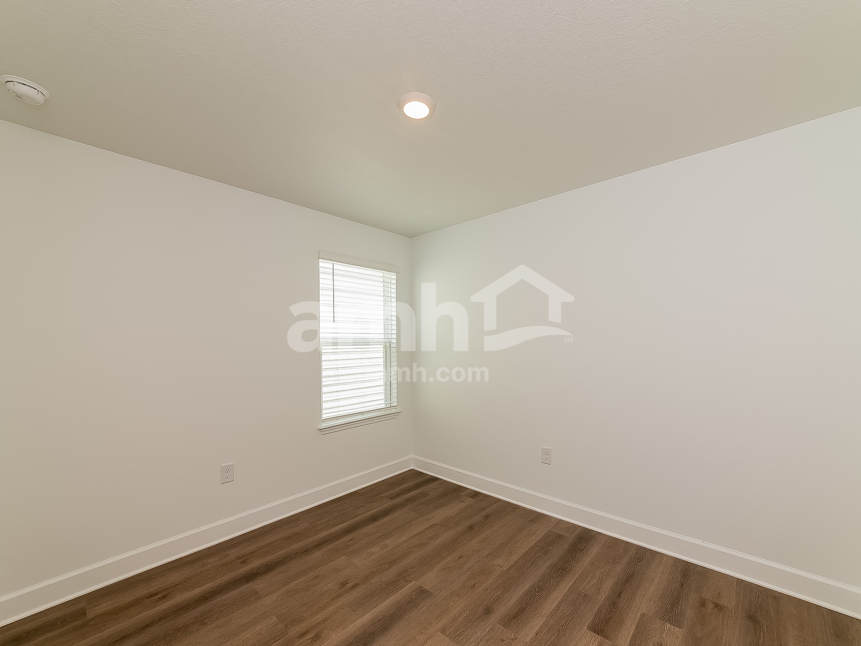 Building Photo - 3315 Muscatine Ave