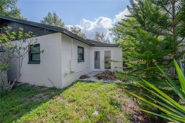 Building Photo - 6901 S Fitzgerald St