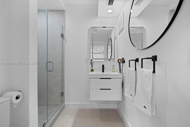 Building Photo - 345 Ocean Dr