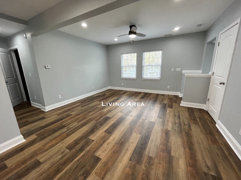 Building Photo - 1014 Villa Ave