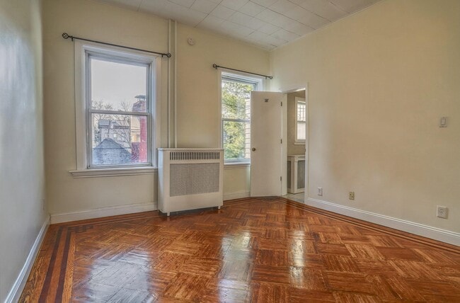 Building Photo - 207 Jewett Ave